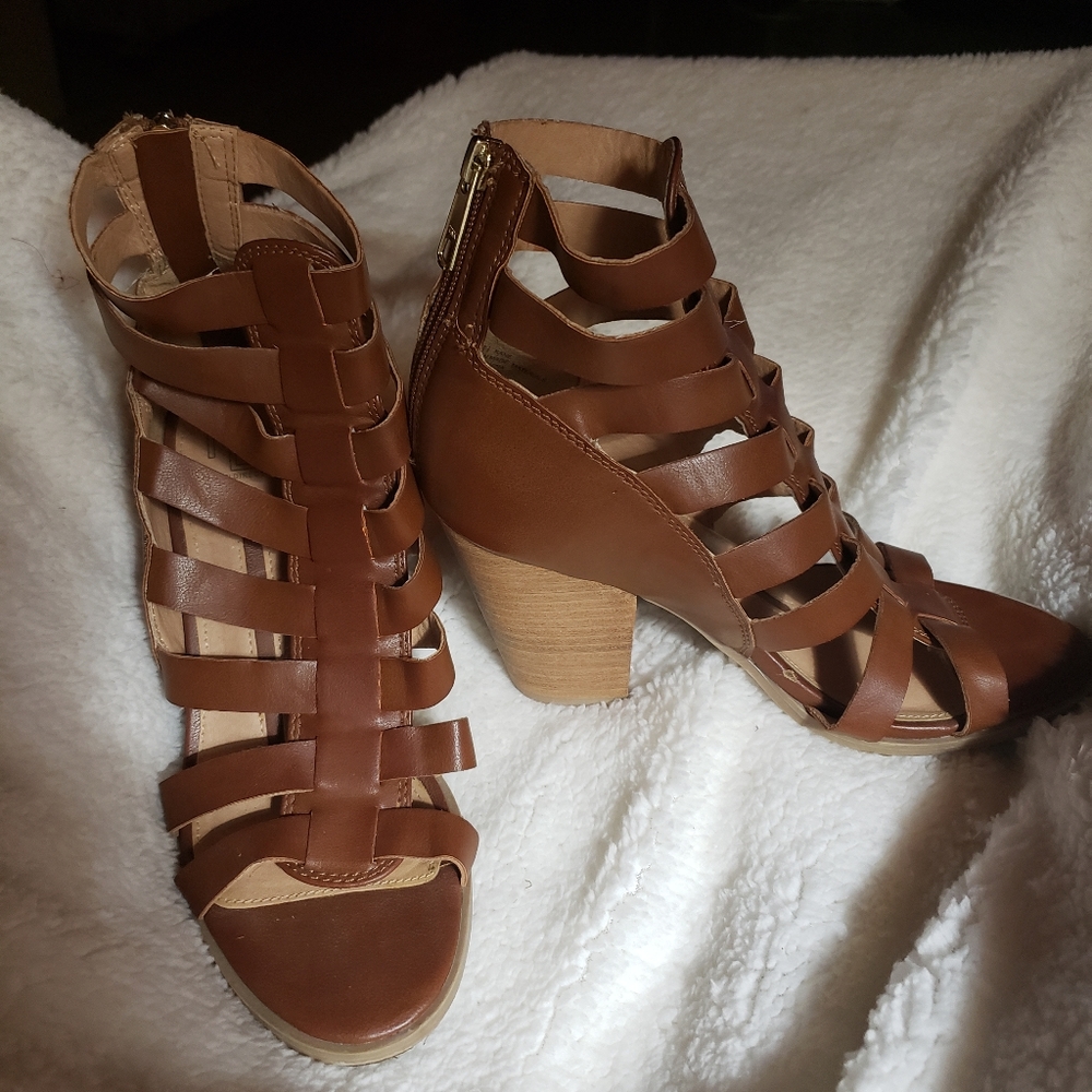 Brown sassy open sandal booties